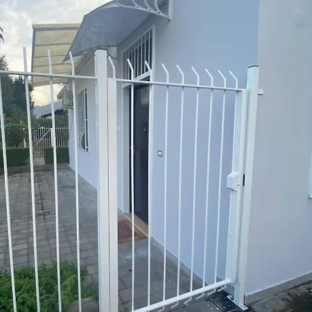 Apartmán Mara House *