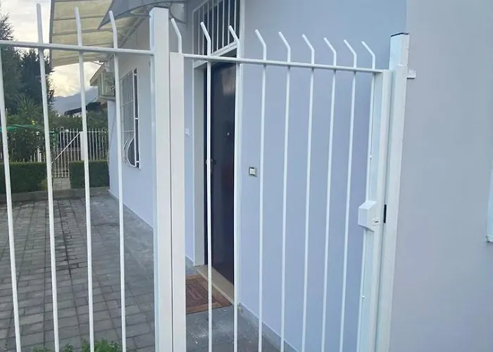 Apartment Mara House *
